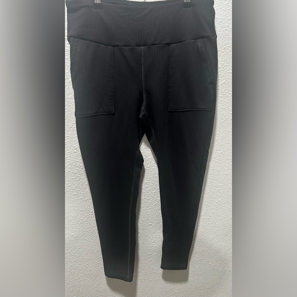 BOGO free-Mondetta Black Pants with Sleek Design